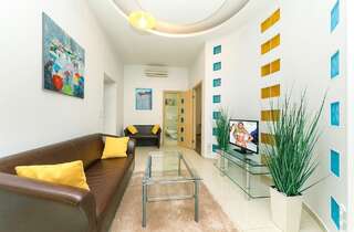 Апартаменты Kiev 24 Apartments Киев Апартаменты с сауной - ул. Рогнединская-1